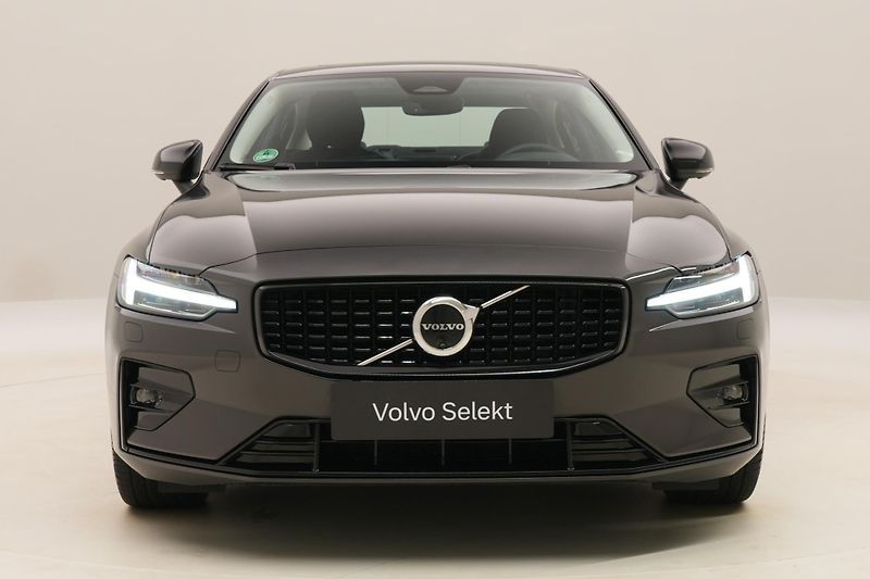 Volvo S60 B5 AWD DARK ULTIMATE REZERVACE - fotka 16 z 58