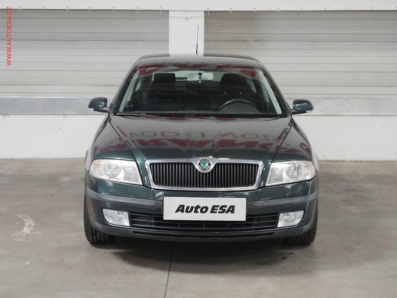 Škoda Octavia (2008) 1.6MPi, 1.maj, Navi, výhř - fotka 2 z 16