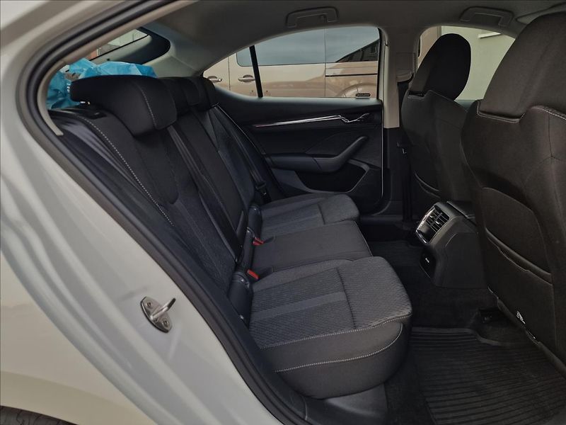 Škoda Octavia 2.0 TDI 110kW Style,ČR,1.Maj. - fotka 15 z 50