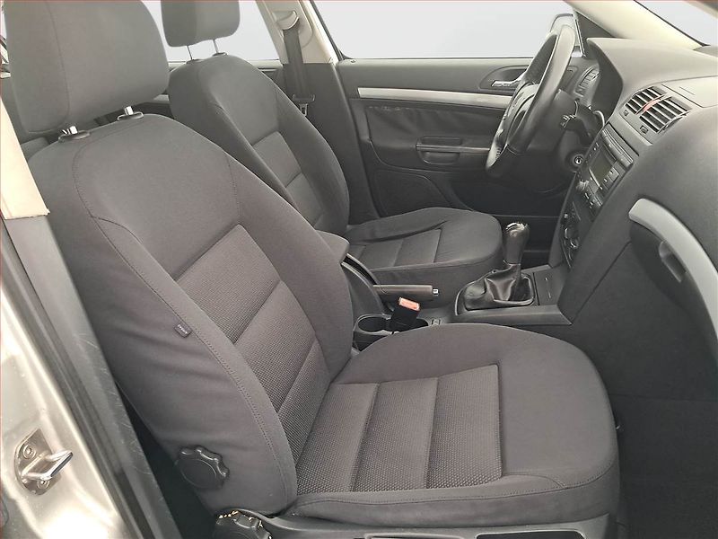 Škoda Octavia (2004) 1.6, nová STK, Tažné - fotka 9 z 17