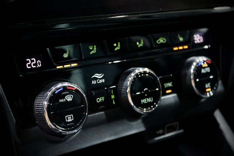 Škoda Octavia 3 FL Combi 1.4 TSI 110 kW - fotka 27 z 31