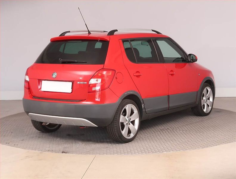 Škoda Fabia (2011) Scout 1.2 TSI, nová STK - fotka 5 z 15