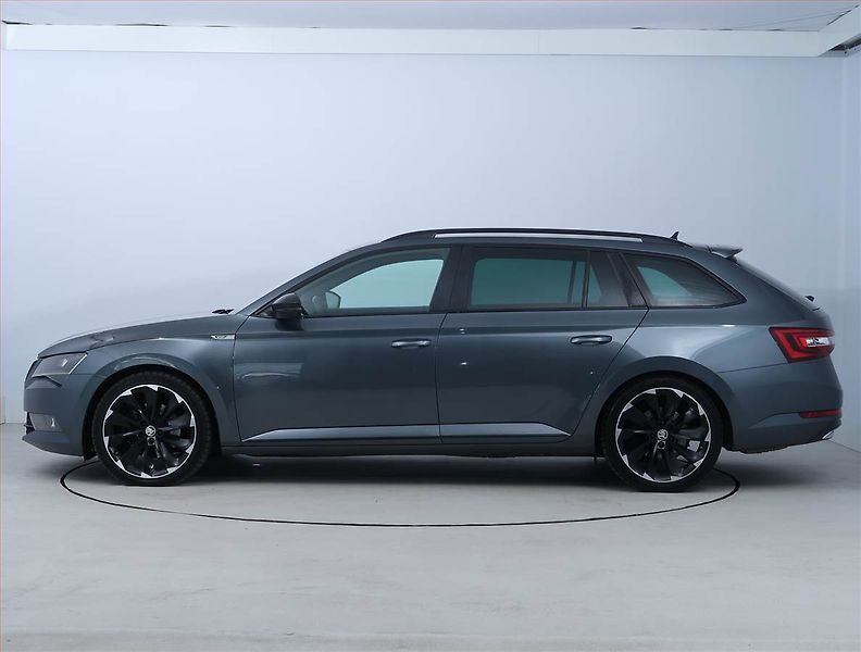 Škoda Superb (2017) Sportline 2.0 TDI, Automat - fotka 3 z 20