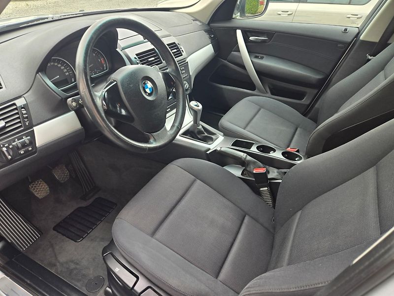 BMW X3 (2010) XDrive 18d TOP - fotka 8 z 20
