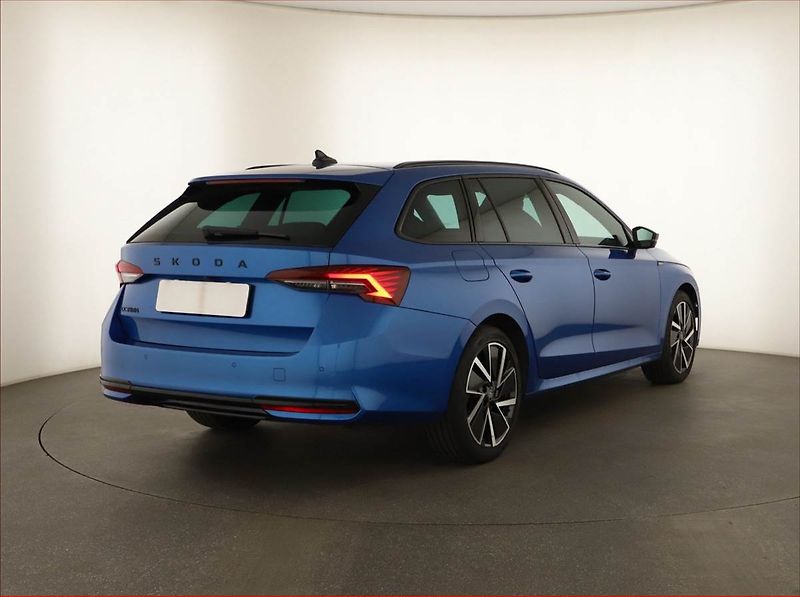Škoda Octavia (2025) 1.5 eTSI mHEV, SPORTLINE - fotka 5 z 16