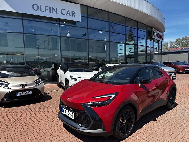 Toyota C-HR 1,8 GR Sport - fotka 1 z 14