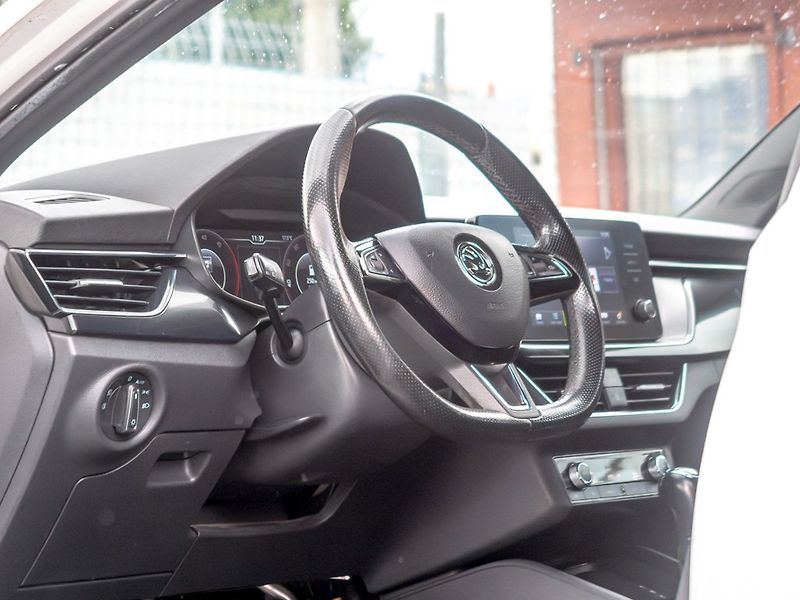 Škoda Scala (2019) ČR 1.6TDI DSG – ČERNÝ STROP - fotka 13 z 46