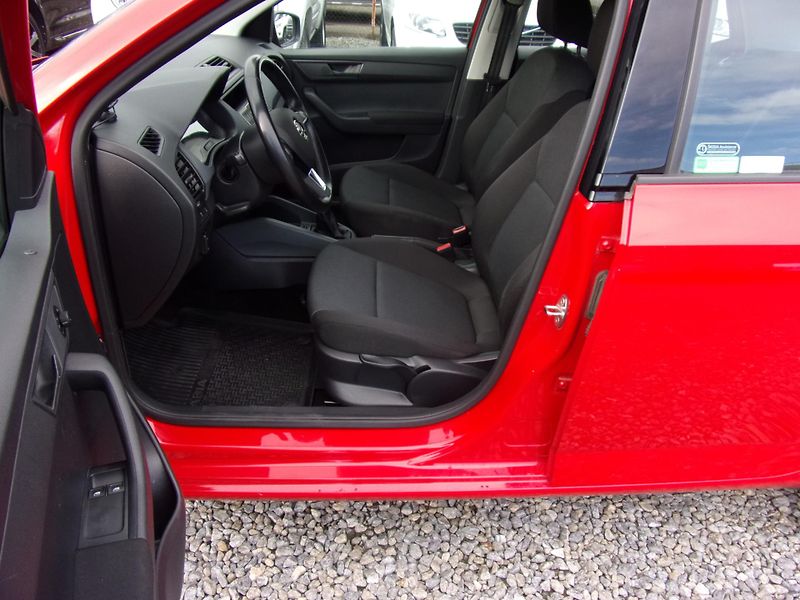 Škoda Fabia (2018) 1.0TSi 70kW CHZ KLIMATIZACE ČR - fotka 9 z 21