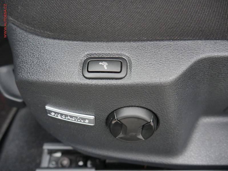 Volkswagen Golf (2019) 1.0 TSi, 2.maj,ČR, Marathon - fotka 19 z 25