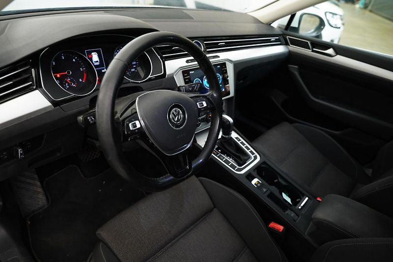 Volkswagen Passat - fotka 14 z 30
