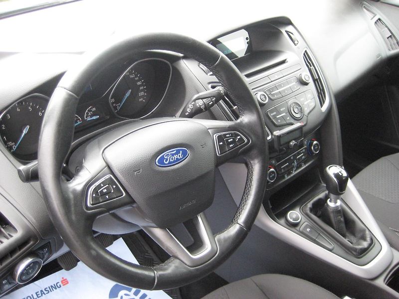 Ford Focus 1.0i 92 kW Ecob SPORT DPH-ČR! - fotka 11 z 23