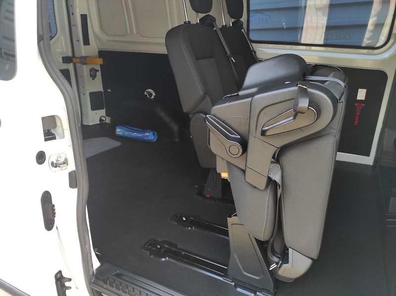 Ford Transit Custom 2.0EcoBlue mHev, L2, 6 míst,TZ - fotka 11 z 44