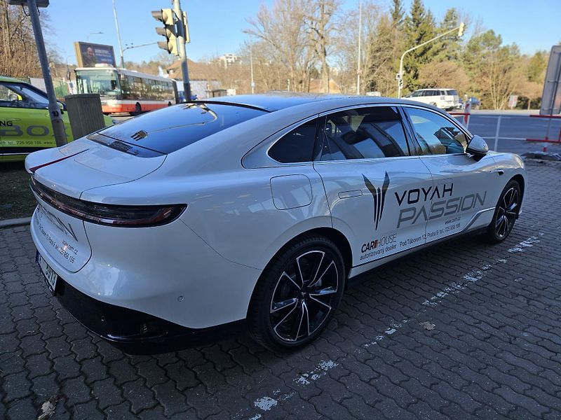 Dongfeng Voyah Passion PHEV (2024) VOYAH PASSION PHEV - fotka 5 z 24