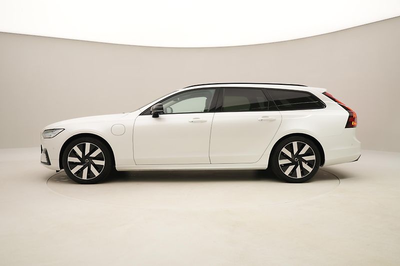 Volvo V90 T6 AWD RECHARGE DARK PLUS - fotka 10 z 60