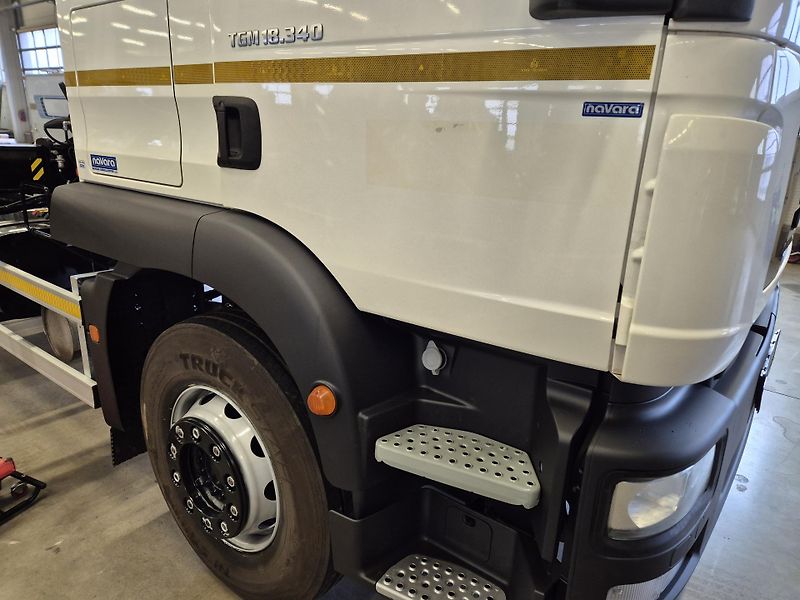 MAN TGM 18.340 HIAB + KONTEJNER 10T - fotka 11 z 25
