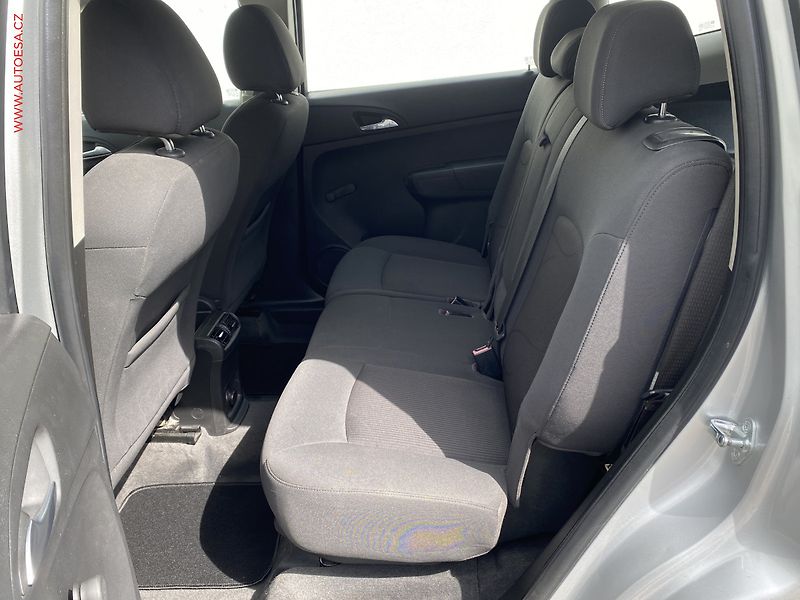 Chevrolet Orlando (2011) 1.8 i, Klima - fotka 10 z 15