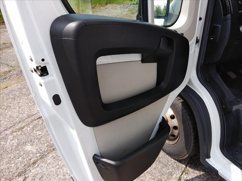 Peugeot Boxer 3,0   3,0 HDi*8 Palet*Spaní*WE - fotka 9 z 37