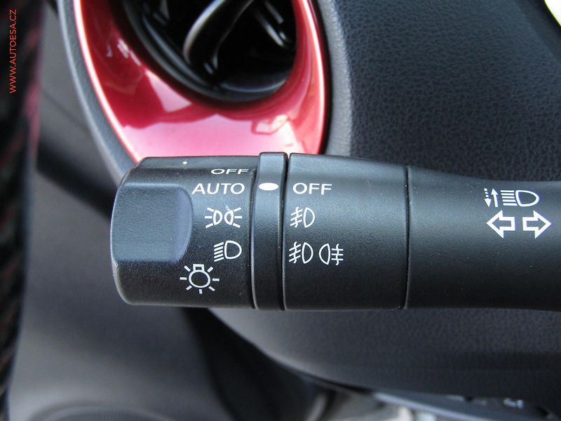 Nissan Juke (2015) 1.2 DIG-T, ČR, Navi, AC - fotka 12 z 17