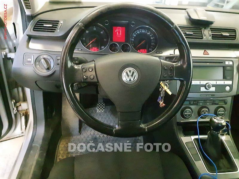 Volkswagen Passat (2008) 1.9TDi, autoAC - fotka 3 z 3