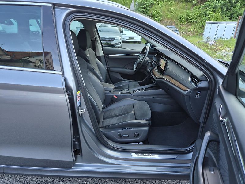 Škoda Octavia (2023) Combi Scout TDi 147kw DSG 4x4 - fotka 16 z 50