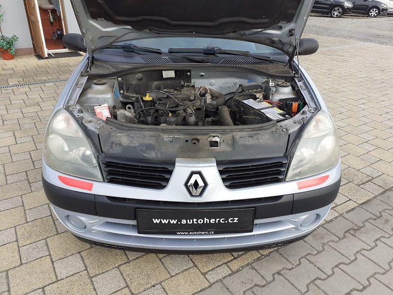 Renault Clio (2004) 1.2 - fotka 14 z 16