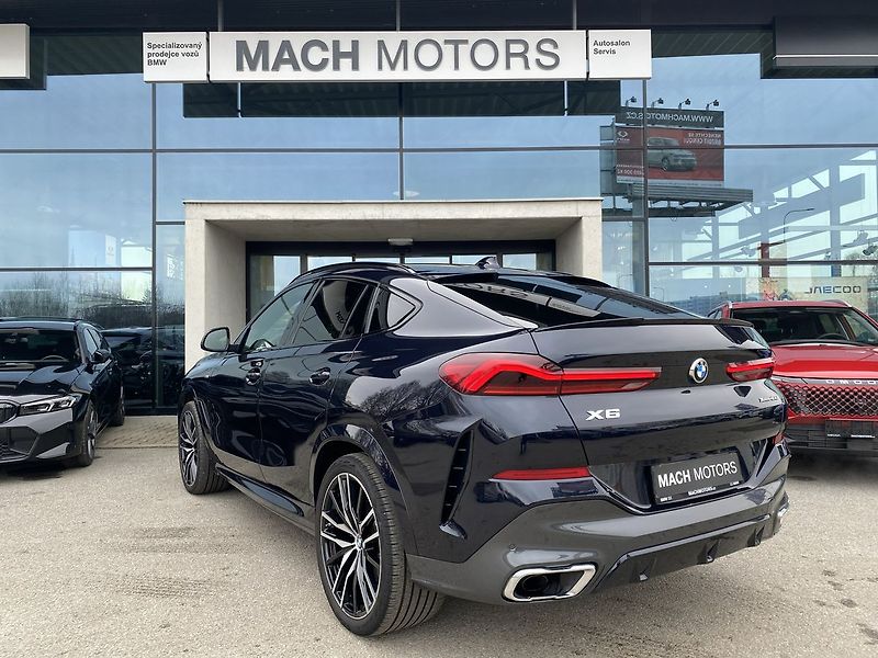 BMW X6 40d xDrive - fotka 14 z 32