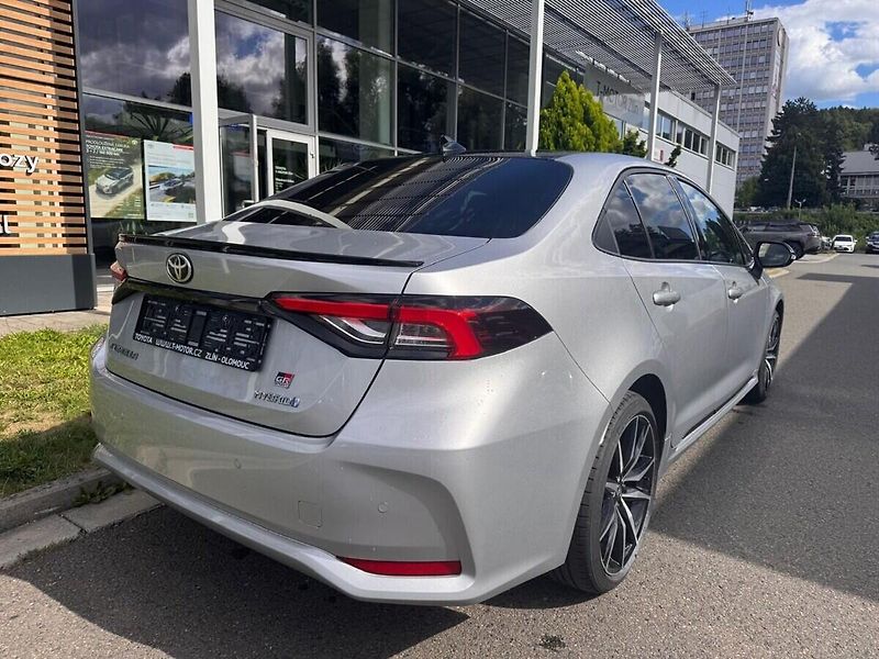 Toyota Corolla 1.8 GR Sport - fotka 3 z 12