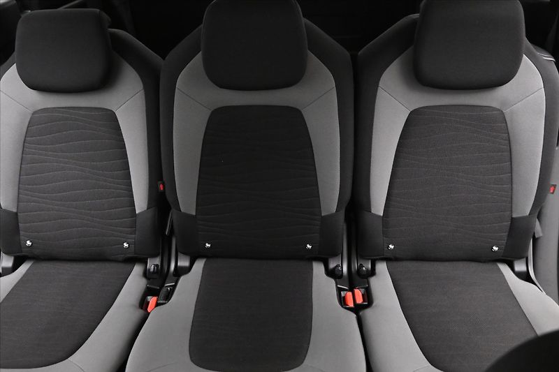 Citroën Grand C4 Picasso 2,0 HDI 110 kW 7 míst MANUÁL Z - fotka 24 z 26