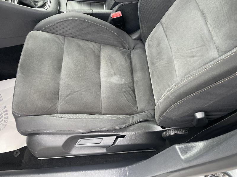 Volkswagen Golf 1.6TDi 105PS  6 HIGHLINE TOP!! - fotka 165 z 176