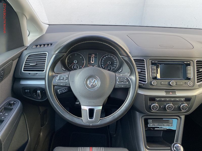 Volkswagen Sharan (2012) 2.0 TDi, Match, bixen, panor - fotka 11 z 18