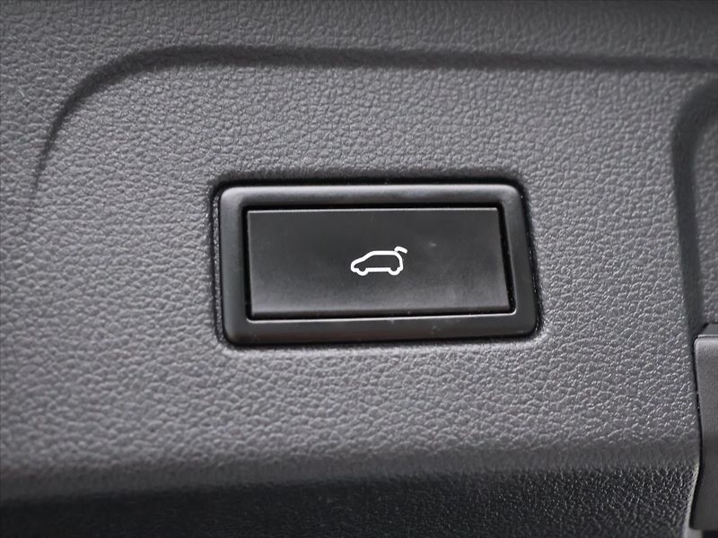 Volkswagen Touran 2,0 TDI 110kW Highline DSG DPH - fotka 10 z 33