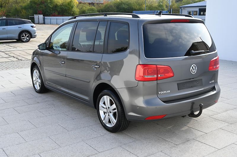Volkswagen Touran 2.0TDI 103KW Match 7Míst 11/12 - fotka 7 z 49
