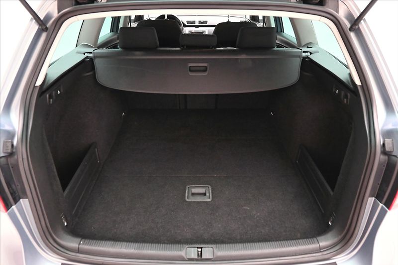 Volkswagen Passat 2,0 TDI 103kW DSG Nová STK - fotka 10 z 29