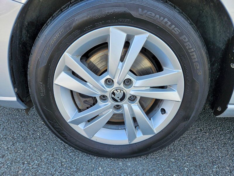 Škoda Fabia (2018) COMBI STYLE 81TSI/1.0 M6F - fotka 24 z 26