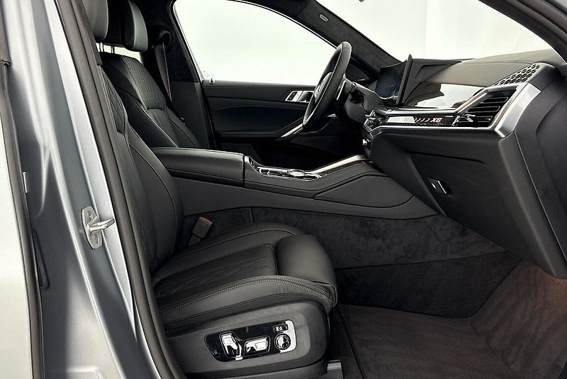 BMW X6 xDrive40d - fotka 14 z 27