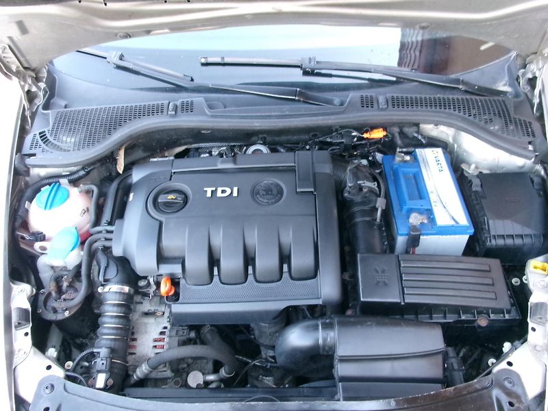 Škoda Octavia (2010) 2,0TDI 8V KLIMA VÝHŘEV TAŽNÉ - fotka 24 z 24
