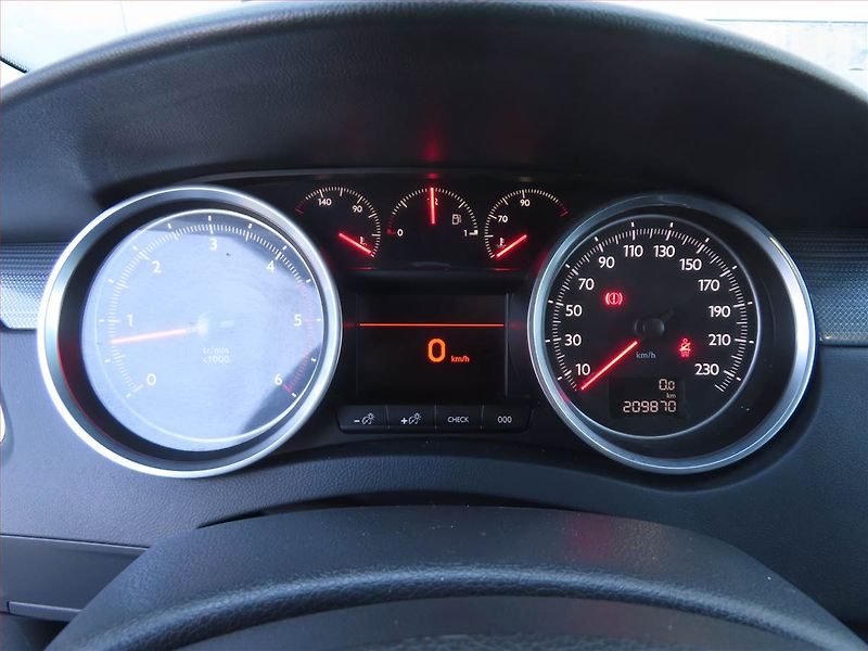 Peugeot 508 (2012) 2.0 HDi, Tempomat - fotka 11 z 18