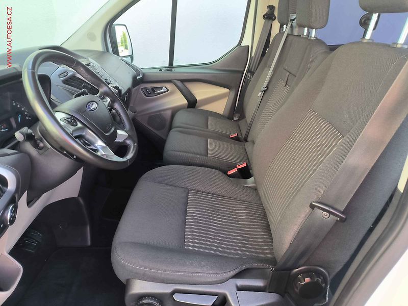Ford Tourneo Custom (2016) 2.0TDCi, Trend, AC - fotka 9 z 20