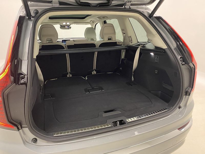 Volvo XC90 (2026) T8 AWD Plug-in BRIGHT ULTRA - fotka 5 z 72