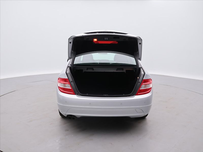 Mercedes-Benz Třídy C 2.2 200CDI 100KW 78'786 km - fotka 9 z 28