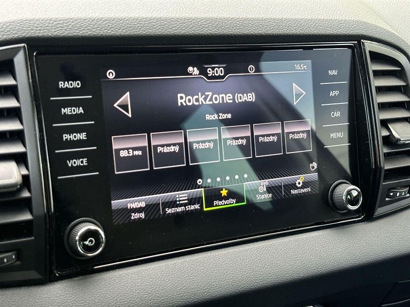 Škoda Karoq (2024) 1.5 TSI Selection - fotka 14 z 32