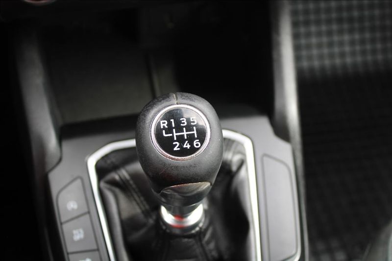 Ford Focus 1,5 TDCi  SERVISKA, ČR - fotka 20 z 29