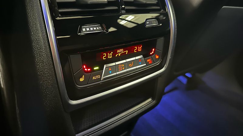 BMW X6 M60i / ZÁRUKA / TAŽNÉ  - fotka 33 z 70