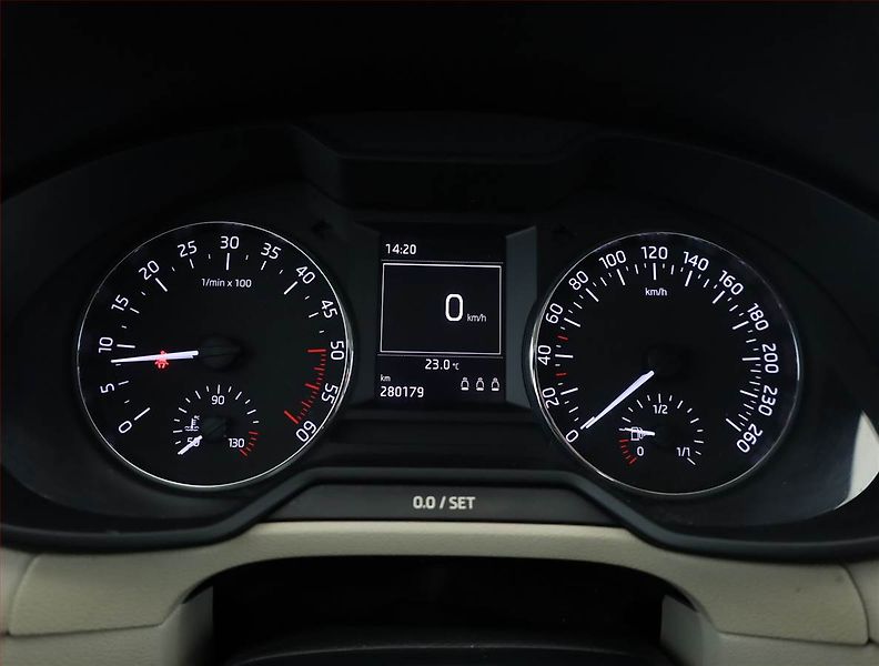 Škoda Octavia (2013) Elegance 2.0 TDI, Serv.kniha - fotka 8 z 14