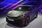 Během závodního víkendu měla premiéru také nová Cupra Tavascan