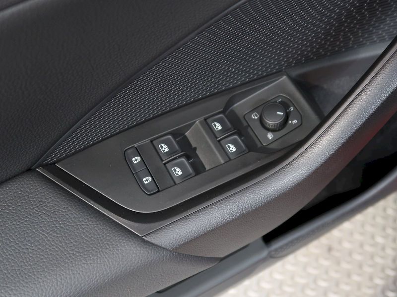 Škoda Octavia (2025) SPORTLINE 2.0TSI 150KW CANTON - fotka 38 z 42