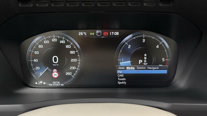 Volvo XC90 2.0 B5 AUT AWD Inscription - fotka 32 z 32