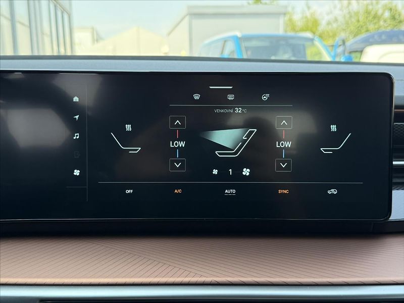 KGM Torres 1,5 GDI Hybrid 150kW Style - fotka 29 z 35