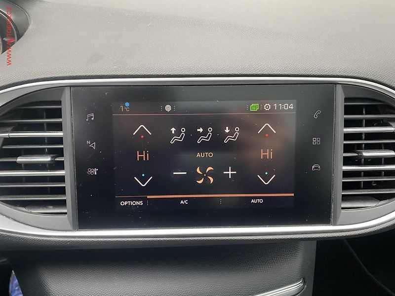 Peugeot 308 (2020) 1.2 PT, Allure, navi, panor - fotka 18 z 18