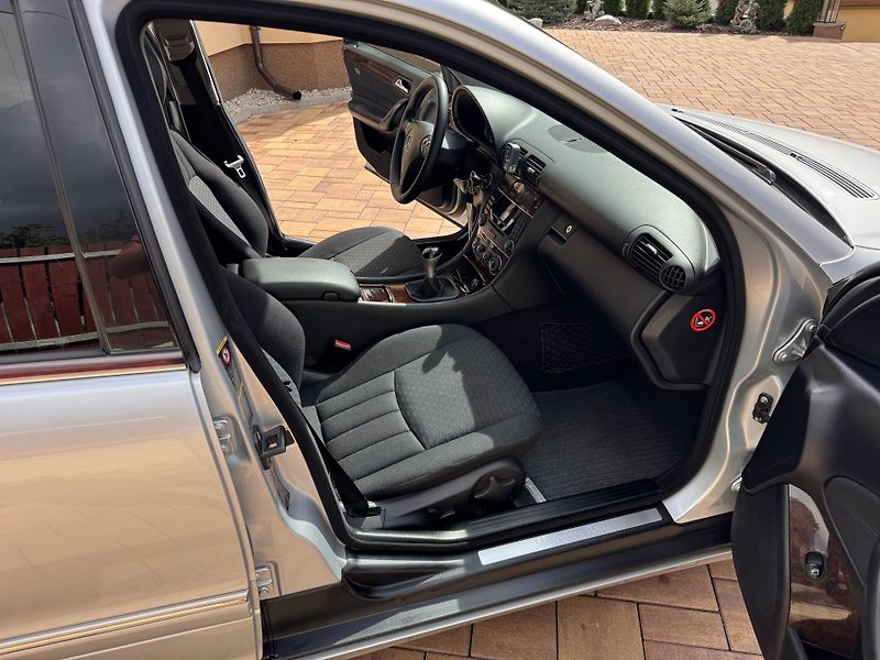 Mercedes-Benz Třídy C 200CDI 90Kw Sport Edition - fotka 18 z 25